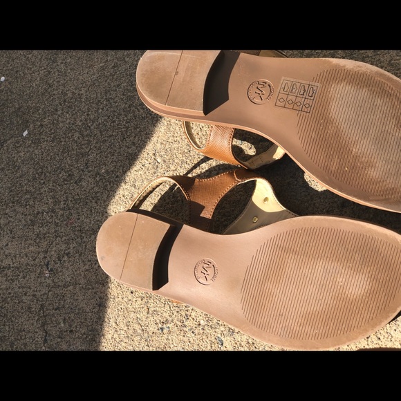 Micheal Kors Sandals set - Picture 2 of 12